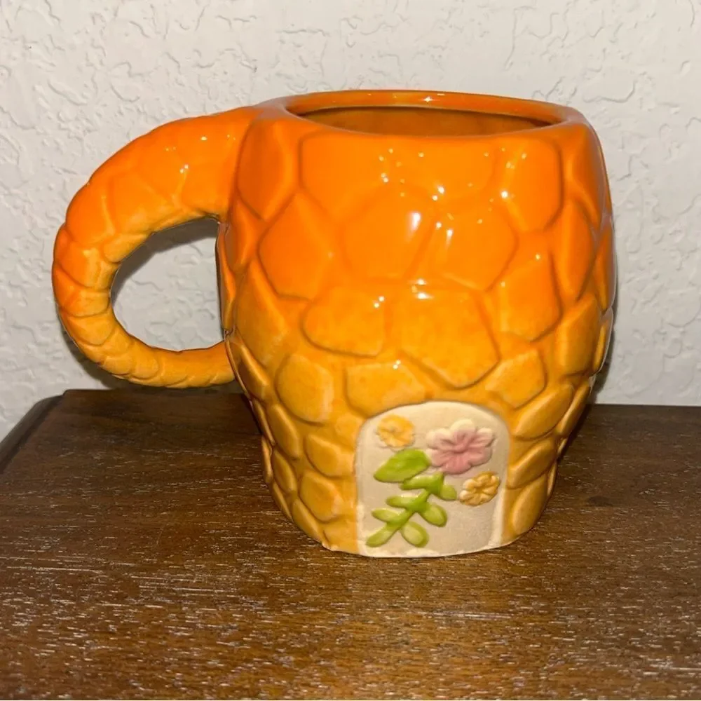 Giraffe Boston Warehouse Trading Corp. Statement Mug Cup